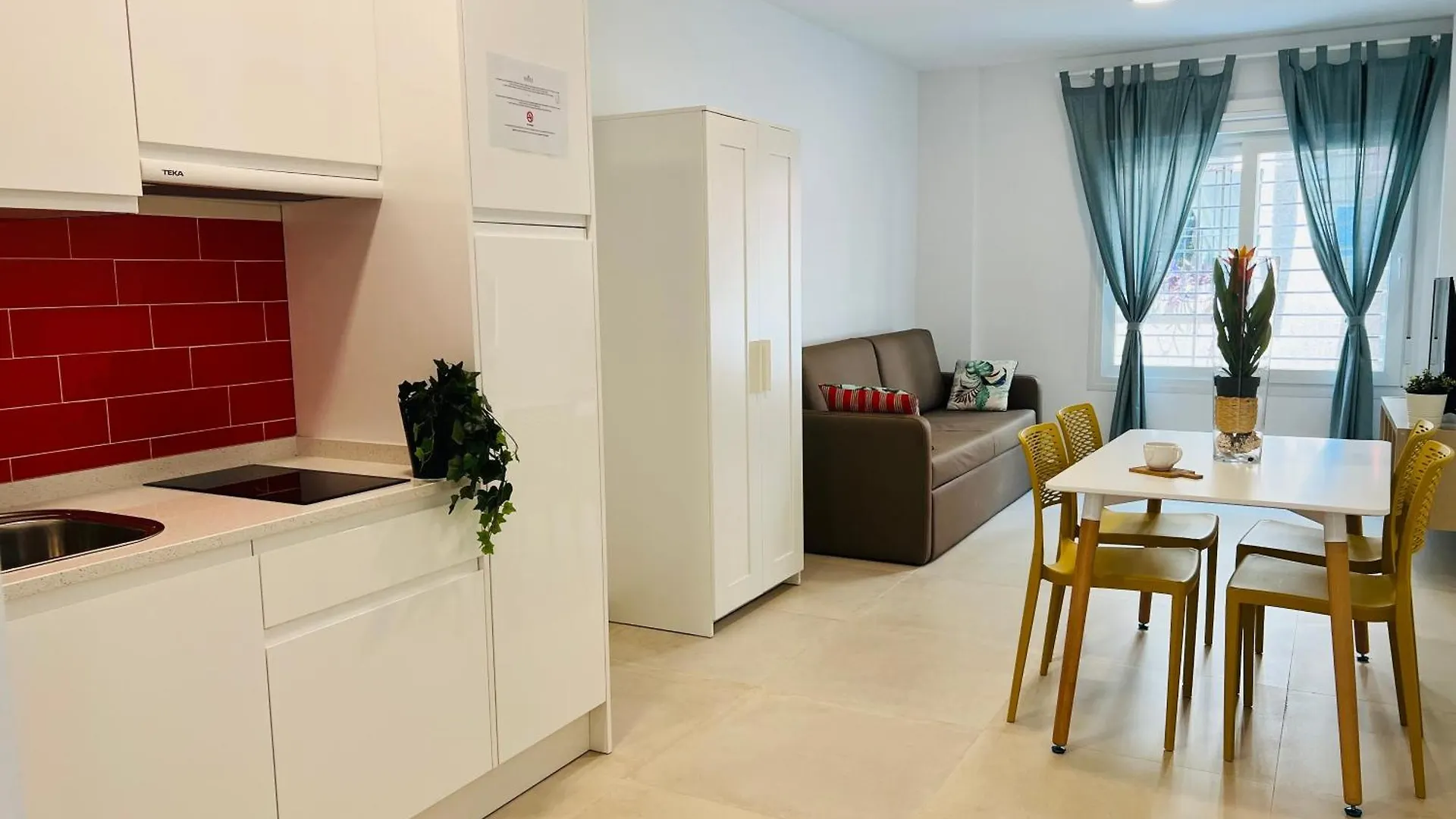 Bnbook Medea Apartments 2 Fuengirola 0*,  España