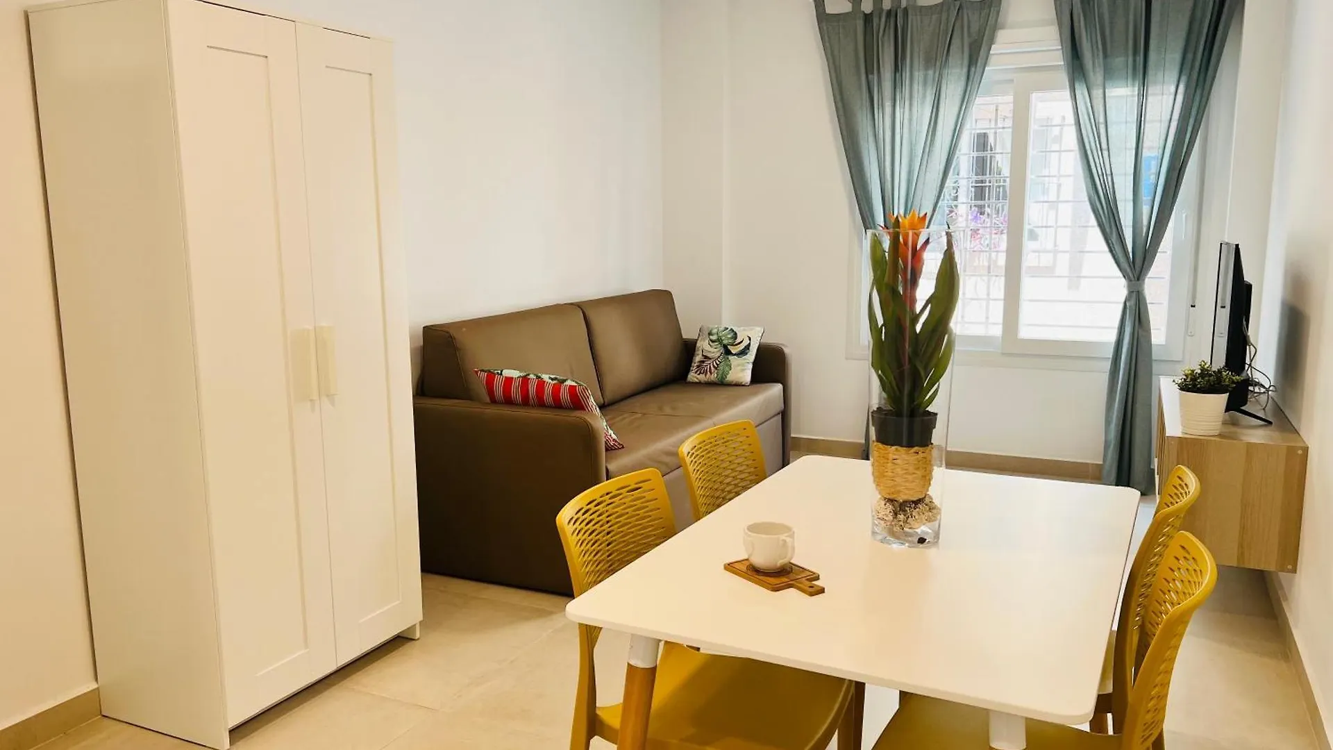 Bnbook Medea Apartments 2 Fuengirola Apartahotel